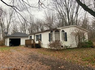 991 Williams Dr, Quincy, MI 49082