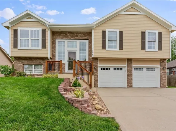 13725 Wagon Pass Rd, Platte City, MO 64079