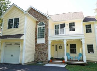 15 Entrance Way, Denville, NJ 07834