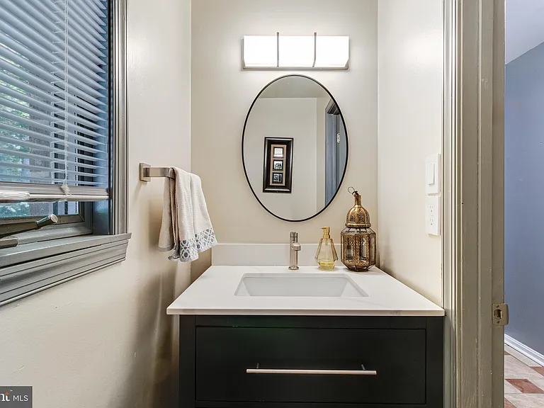 8150 Plowden Dr — Photo 40
