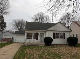 820 Spruce St, Aurora, IL 60506