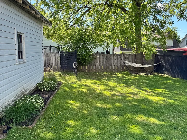Burwell Ave — Photo 14