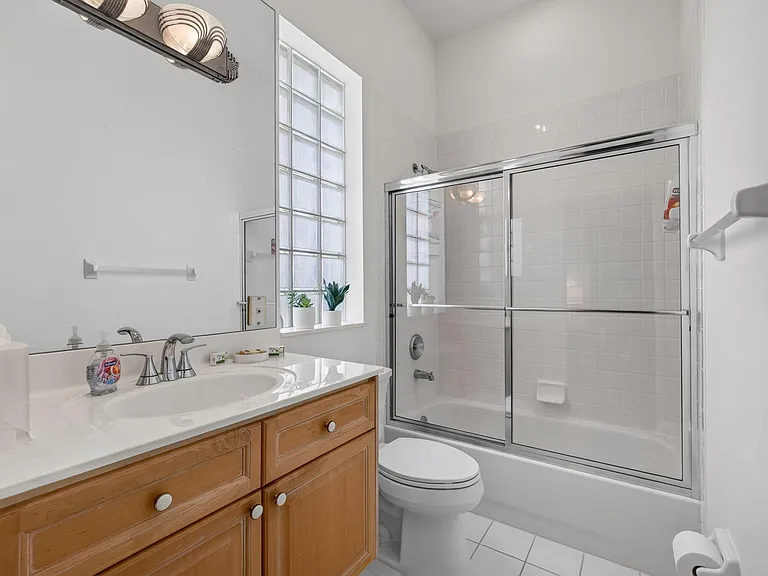 1048 Diamond Head Way — Photo 21