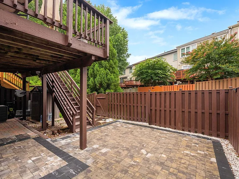 6139 Donival Sq — Photo 46