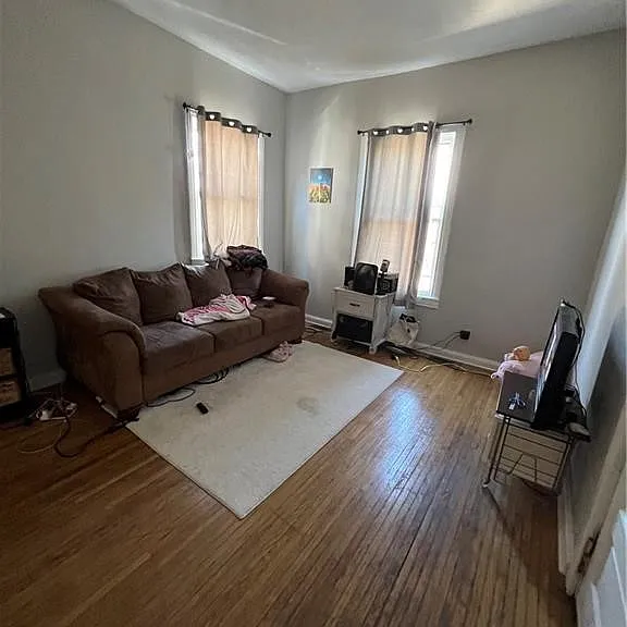 590 Richmond Ave — Photo 6