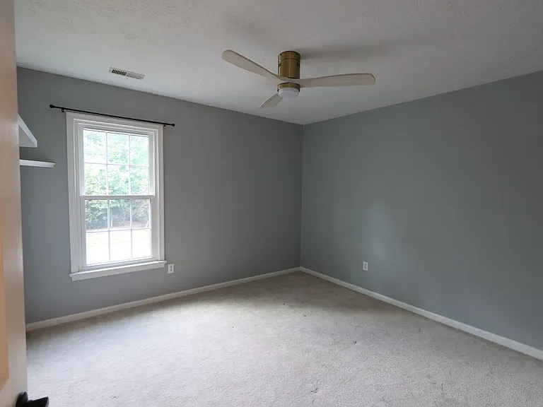 401 Rock Creek Ct — Photo 16