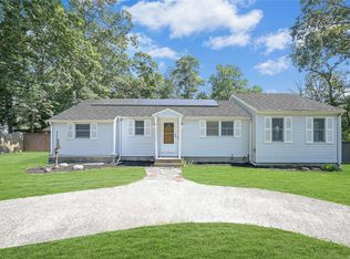 75 Smith Rd, Ridge, NY 11961