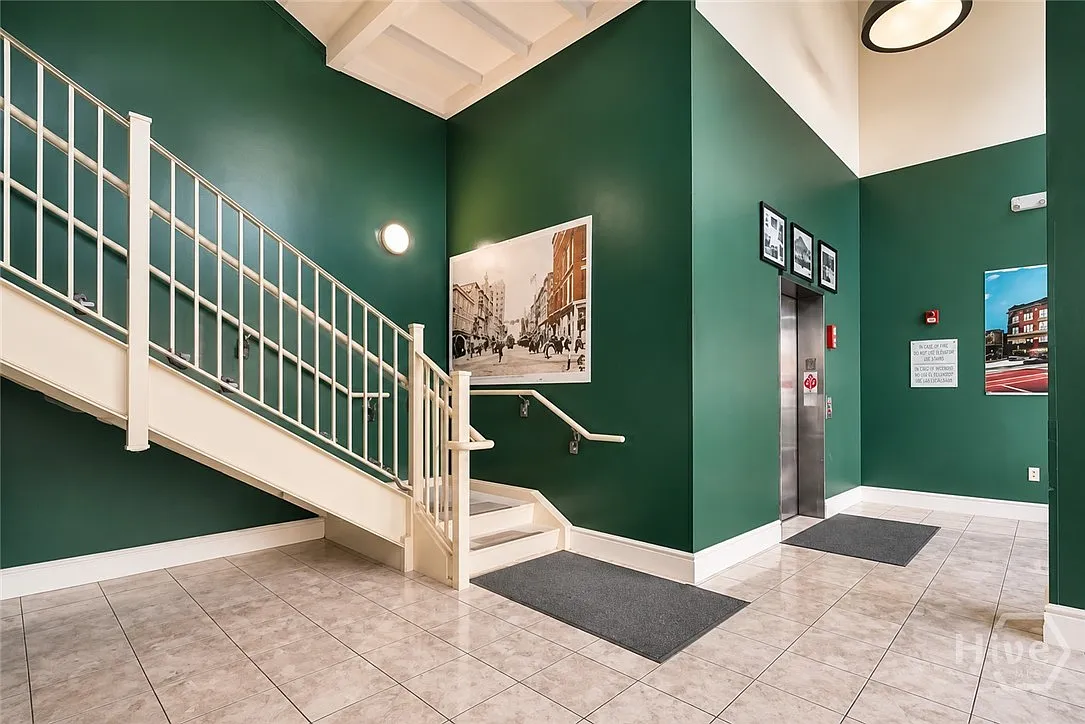 1 bed, 1.0 bath, 779 sqft, $2,300 — Photo 3