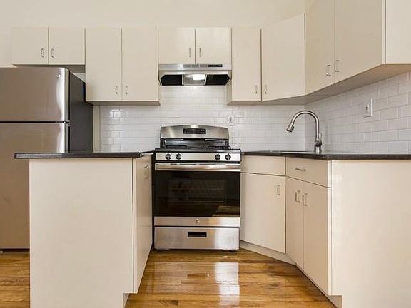 5th image of 119 Clendenny Ave