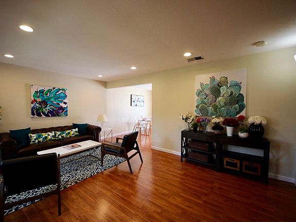 3rd image of 425 Don Fernando Way