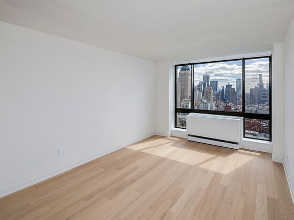 3rd image of 1 Columbus Pl APT S15c