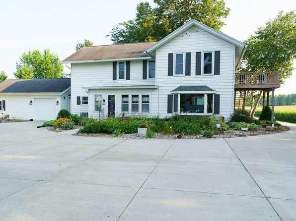W1370 Gopher Hill ROAD, Ixonia, WI 53036