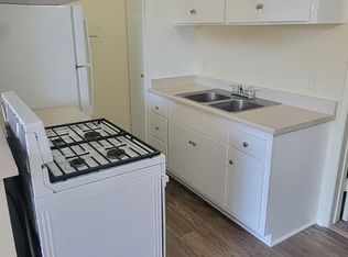 18520 Prairie St., Northridge, CA 91324
