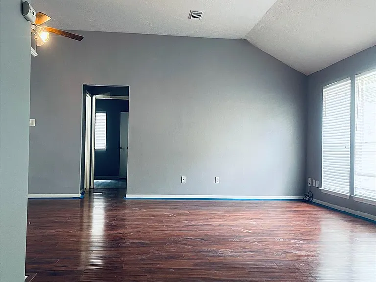 6406 Bayou Crest Dr — Photo 6