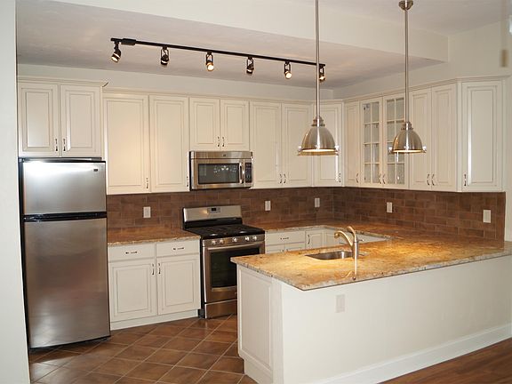3rd image of 647 Maryland Ave #1
