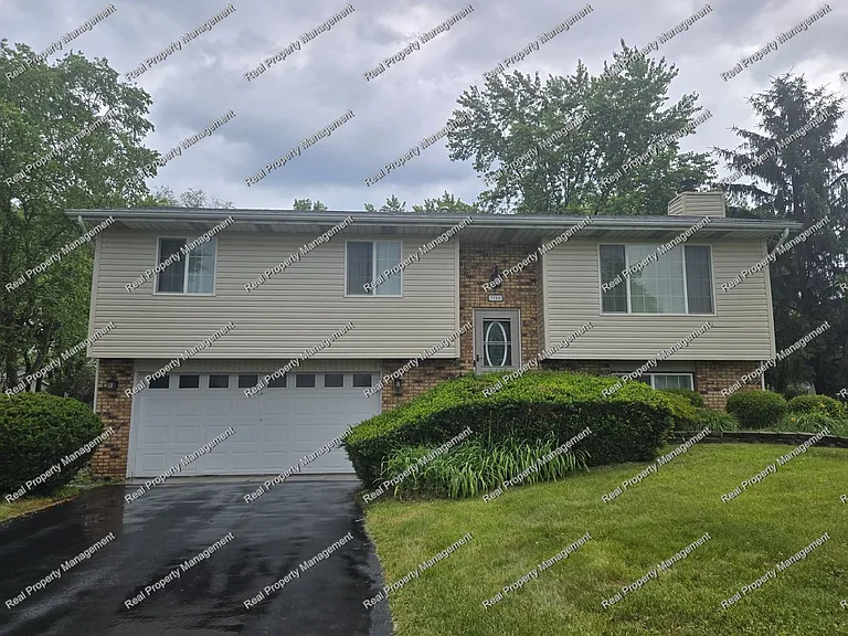 3788 Kingsway Dr — Photo 1