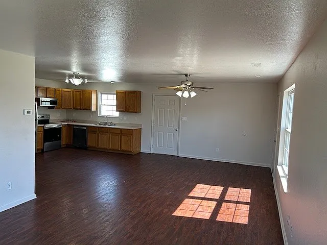 6773 Boston Dr — Photo 21