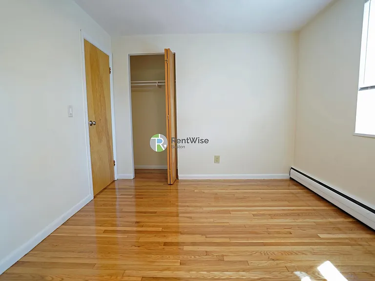 221 Babcock St — Photo 2