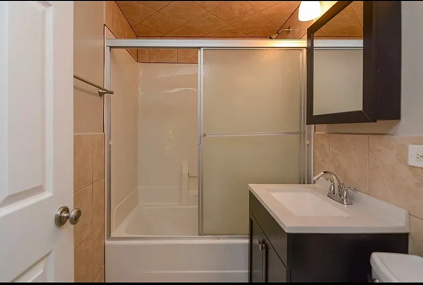 2 bed, 1200 sqft, $2,250 — Photo 2