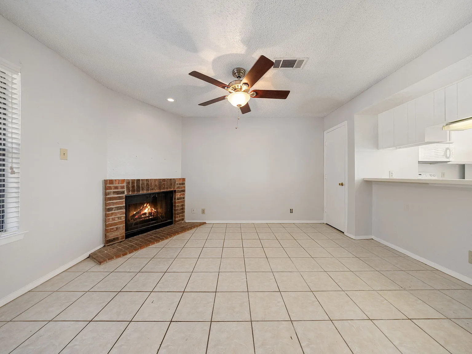 2 bed, 2.5 bath, 1047 sqft, $1,450 — Photo 1