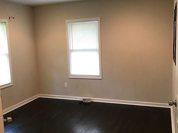 2nd image of 956 Cardova Dr NE
