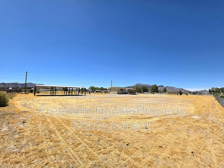 1911 Greta Blvd — Photo 4