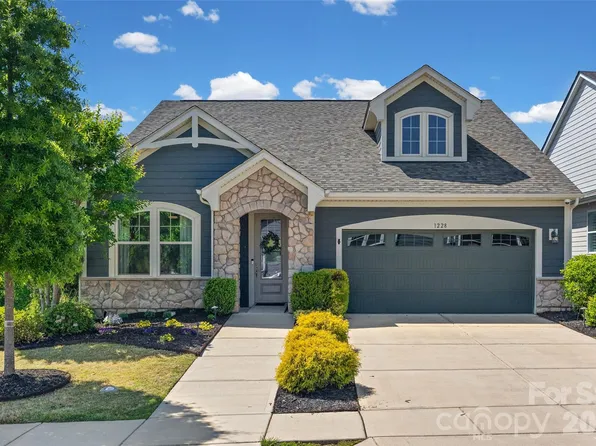 1228 Independence St, Tega Cay, SC 29708