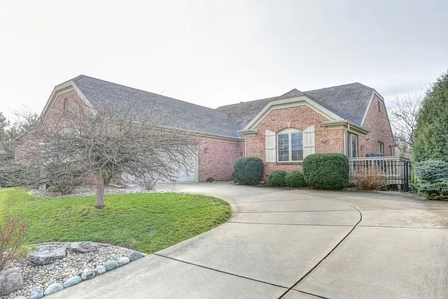 2524 Prairieridge Pl photo 1