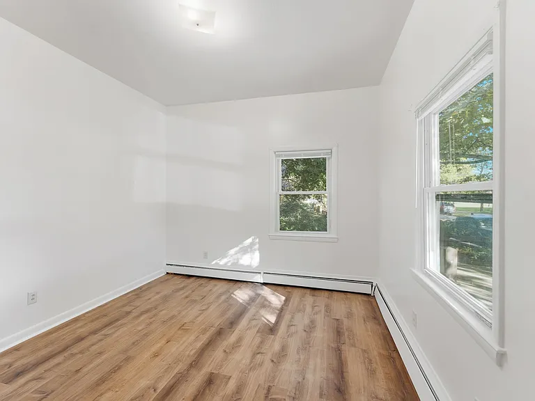 85 Parade St #1R — Photo 13
