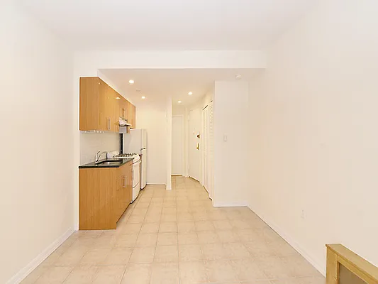 Rented by Cooper & Cooper Real Estate | media 19