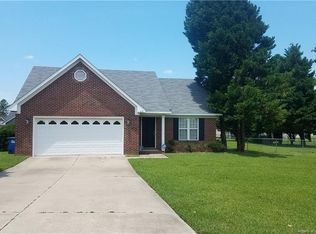 110 Nesting Ln, Raeford, NC 28376