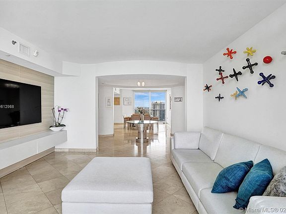 5th image of 19333 Collins Ave APT 2605