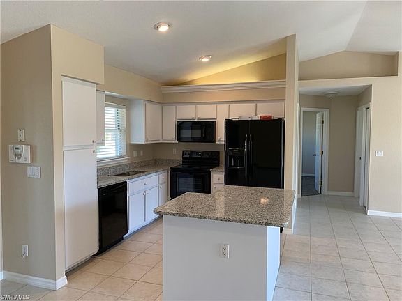 4th image of 4402 SW Santa Barbara Pl