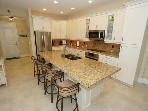 4511 El Mar Dr APT 201