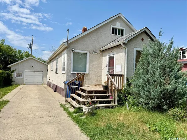 1341 105th STREET, North Battleford, SK S9A 1T1