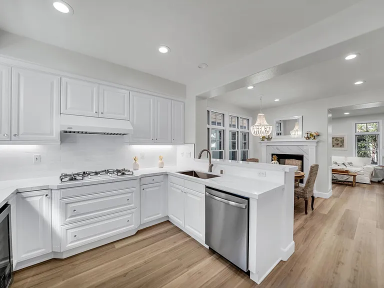 2672 Bungalow Pl — Photo 10