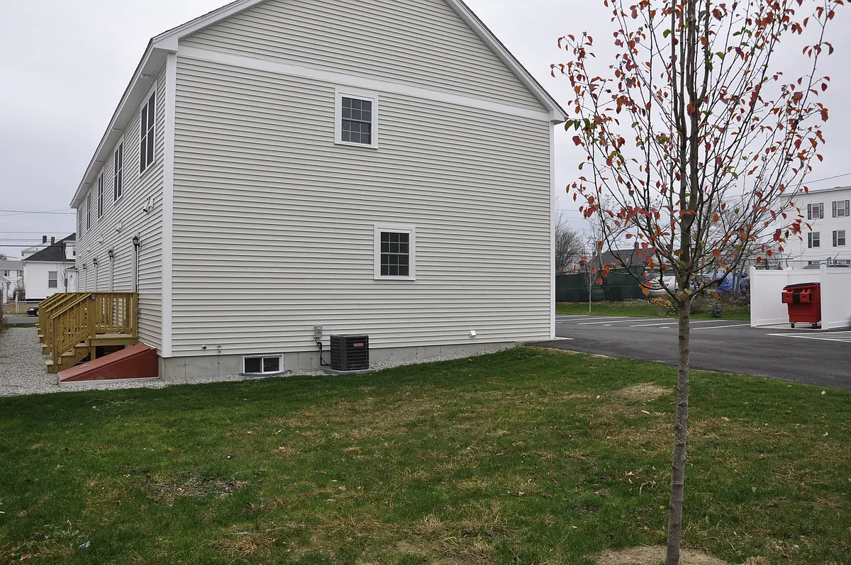 Building Photo - 327 Silver St #3