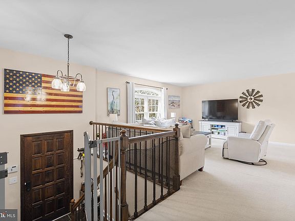 2nd image of 712 Petersburg Rd