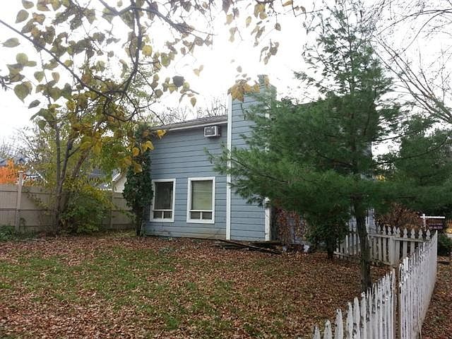 2nd image of 801 Kedzie