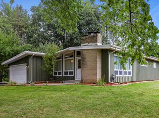 4602 Strong Rd, Crystal Lake, IL 60014