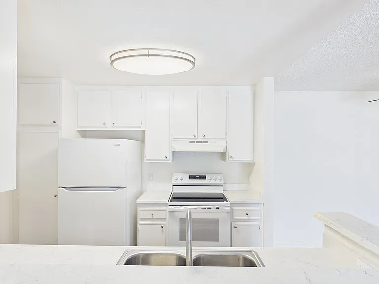 Available Apartment in North Park — Photo 15