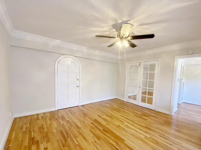 Longfellow Apartments — Photo 11