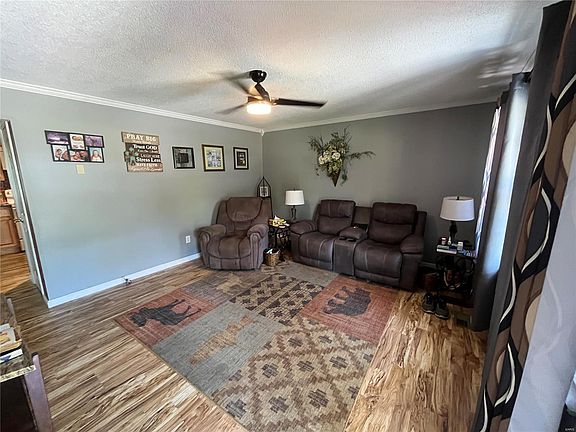4th image of 133 County Road 4170