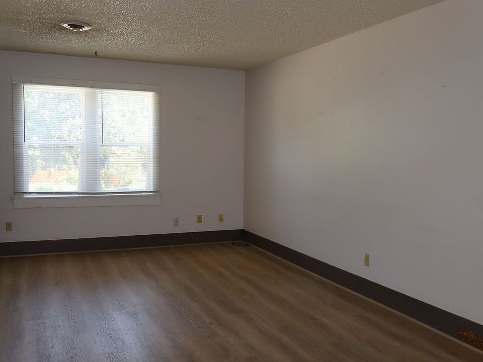 Building Photo 5