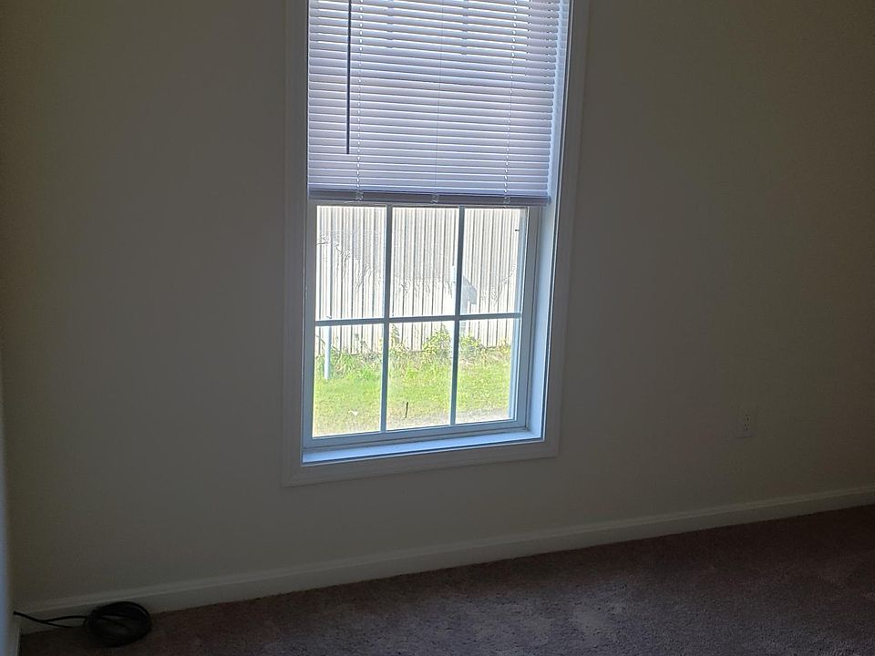 2nd image of 12085 Acton Ln
