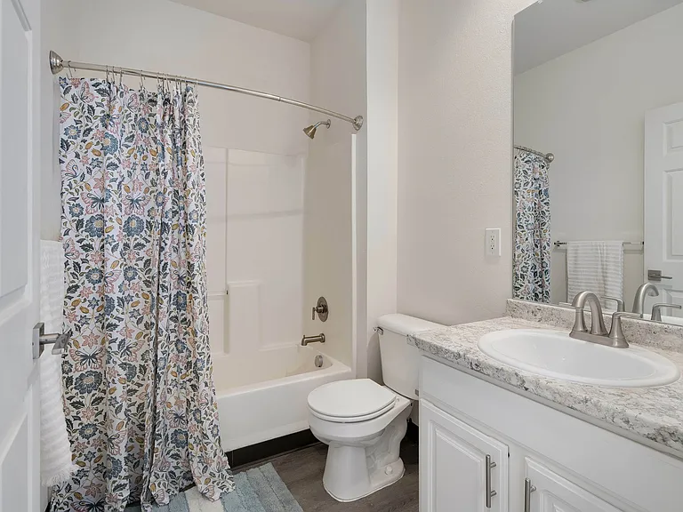 Summerhill Estates Apartments — Photo 14