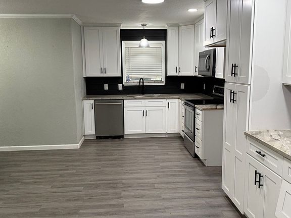 2nd image of 4121 Willowoak Dr