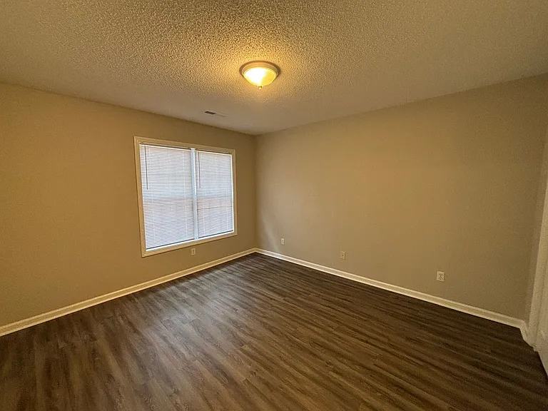 271 Sheridan Forest Rd — Photo 12