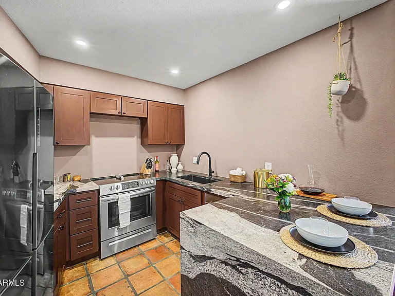 385 W Pierson St #A4 — Photo 17