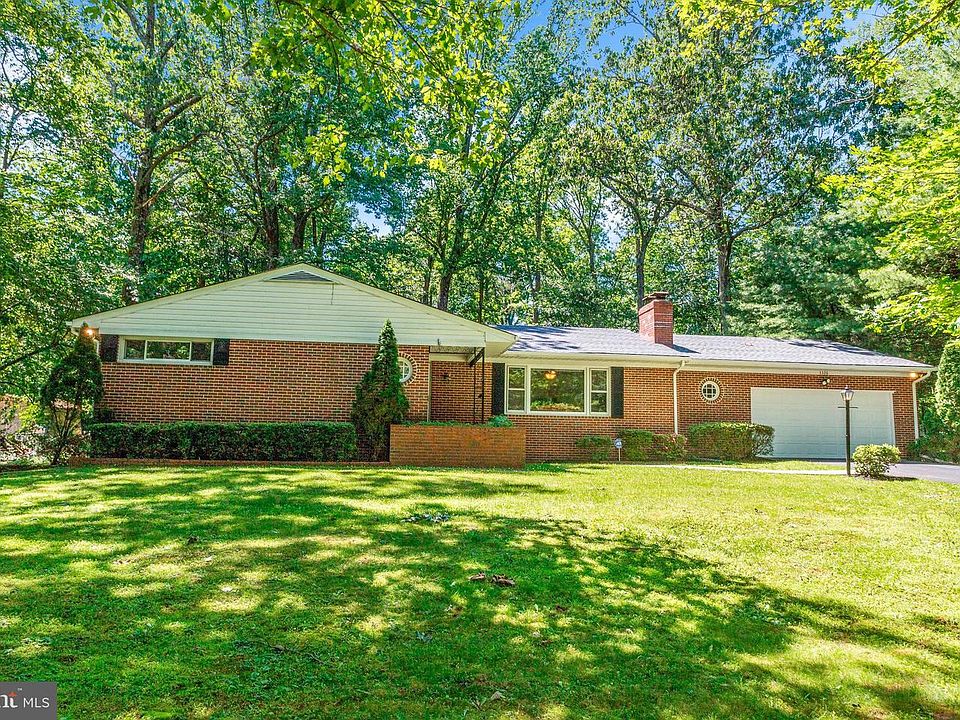1st image of 3326 Roscommon Dr